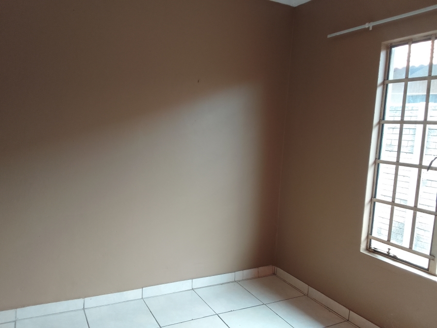 To Let 3 Bedroom Property for Rent in Oos Einde North West